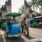 Becak listrik: dampak ekonomi lansia. Ilustrasi: Simetrik.